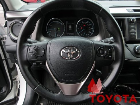 Certified 2016 Toyota RAV4 XLE image 14