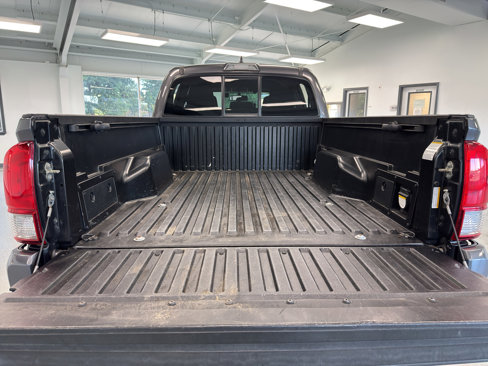 Used 2016 Toyota Tacoma TRD Sport image 34