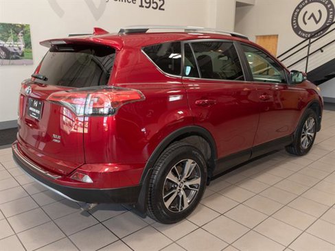 Used 2018 Toyota RAV4 XLE image 20