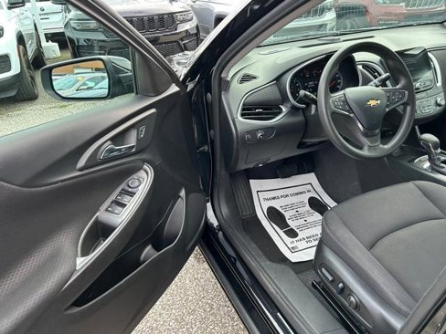 Used 2024 Chevrolet Malibu LT image 9