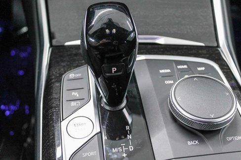 Certified 2022 BMW 330e w/ Driving Assistance Package image 22