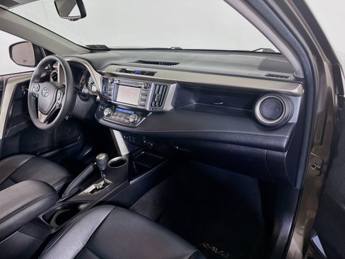 Used 2015 Toyota RAV4 Limited image 18