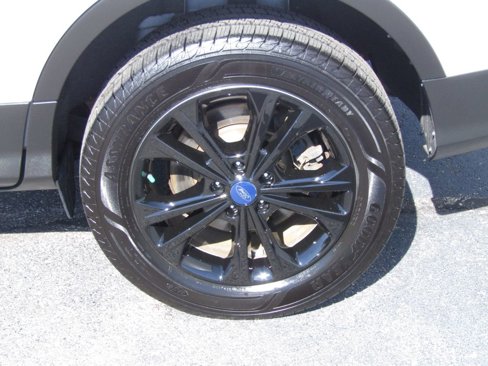 Used 2017 Ford Escape SE w/ SE Cold Weather Package image 4
