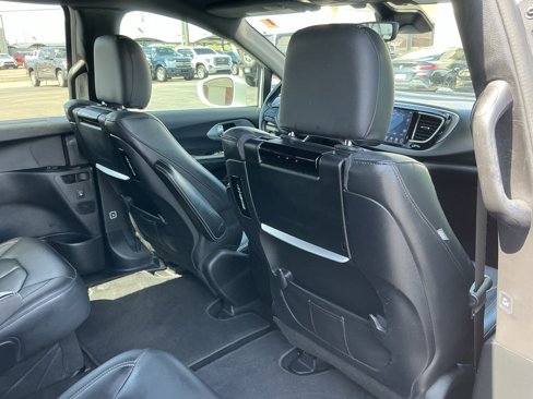 Used 2019 Chrysler Pacifica Touring-L Plus w/ Advanced Safetytec Group image 33