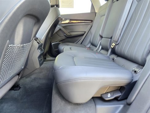 Used 2019 Audi Q5 2.0T Premium Plus w/ Premium Plus Package image 11
