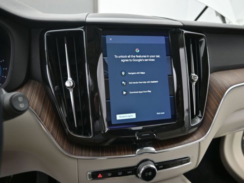 Certified 2022 Volvo XC60 B5 Momentum w/ Advanced Package image 22