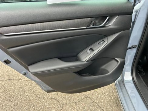Used 2022 Honda Accord Touring image 11