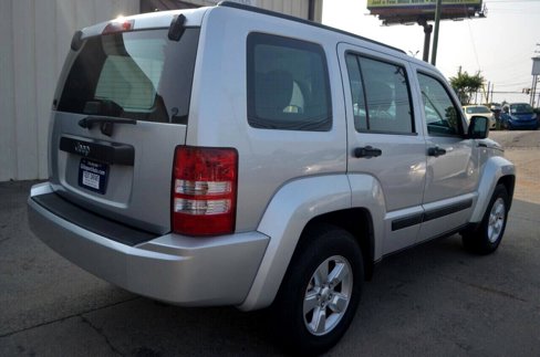 Used 2012 Jeep Liberty Sport image 8