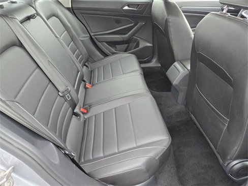 Used 2024 Volkswagen Jetta SE image 13