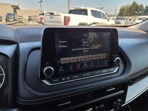 Used 2023 Nissan Rogue SV image 20