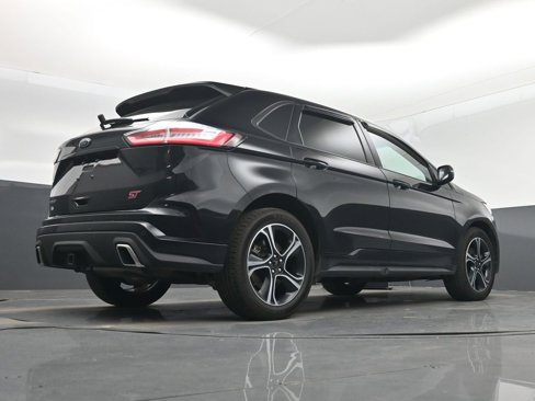 Used 2019 Ford Edge ST w/ Cold Weather Package image 34