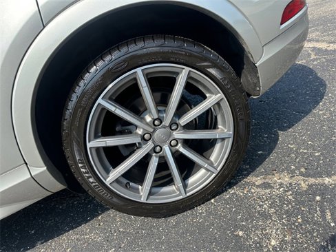Used 2018 Audi Q3 2.0T Premium w/ Convenience Package image 34