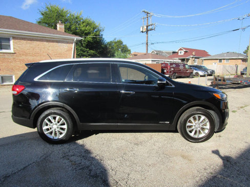 Used 2017 Kia Sorento AWD image 2
