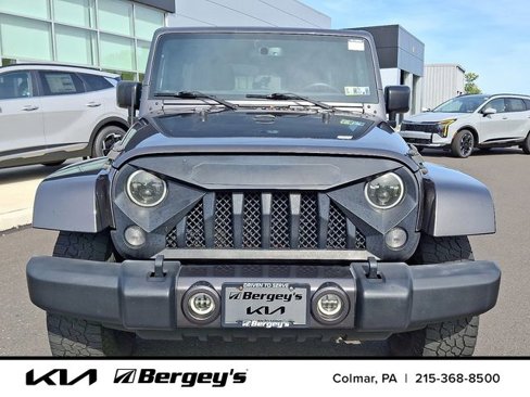 Used 2016 Jeep Wrangler Unlimited Sahara w/ Dual Top Group image 2