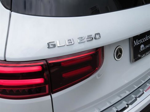 Certified 2024 Mercedes-Benz GLB 250 4MATIC image 27