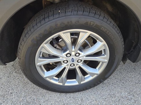 Used 2020 Ford Explorer Limited image 14