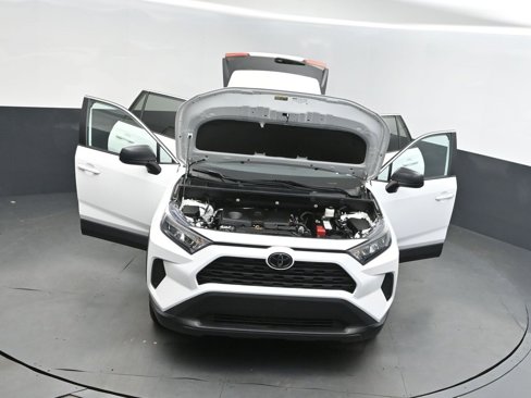 Used 2020 Toyota RAV4 LE image 49