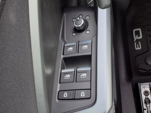 New 2025 Audi Q3 2.0T Premium image 18