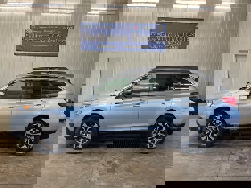 Used 2016 Subaru Outback 3.6R Limited image 2