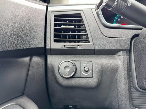 Used 2010 Chevrolet Traverse LT w/ Personal Connectivity Package image 20