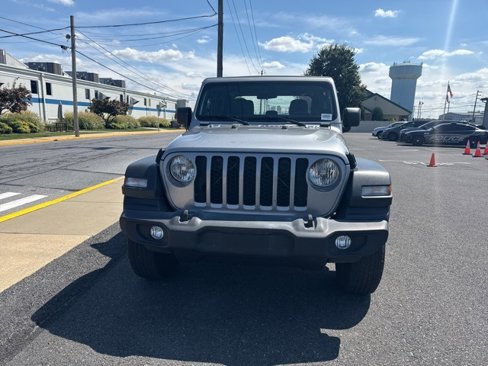 Certified 2021 Jeep Gladiator Sport w/ Trailer Tow Package image 5