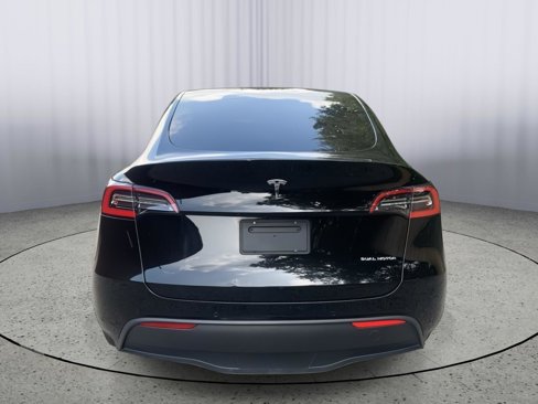 Used 2021 Tesla Model Y Long Range image 6