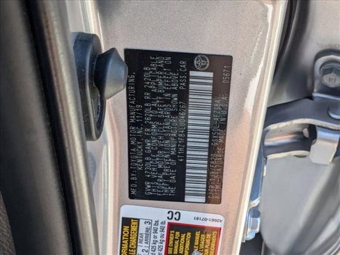 Used 2020 Toyota Avalon Touring image 25