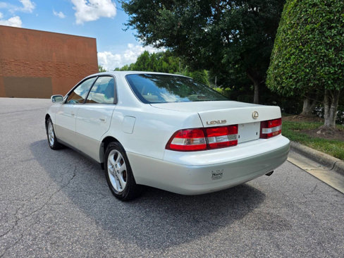 Used 2001 Lexus ES 330 image 3