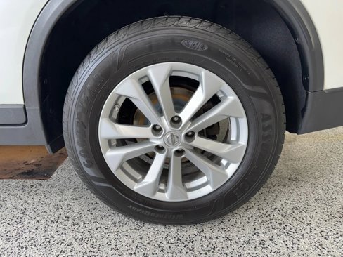Used 2015 Nissan Rogue SV image 15