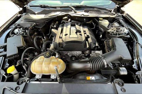 Used 2016 Ford Mustang Premium image 25