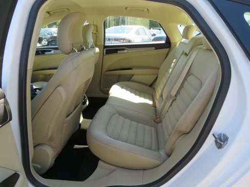 Used 2014 Ford Fusion SE image 22