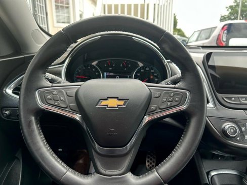 Used 2016 Chevrolet Malibu LT w/ Leather Package image 11
