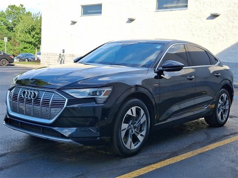 Used 2020 Audi e-tron Premium Plus image 9