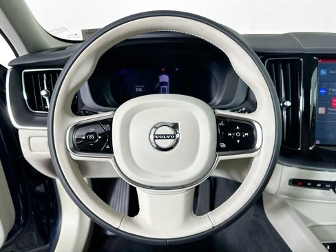 Used 2025 Volvo XC60 B5 Core w/ Protection Package Premier image 9