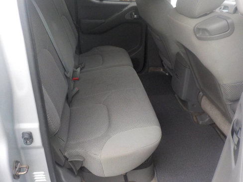 Used 2012 Nissan Frontier SV image 12