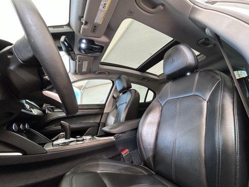 Used 2021 Alfa Romeo Stelvio Ti w/ Nero Edizione image 17