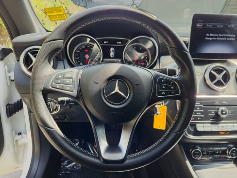 Used 2018 Mercedes-Benz CLA 250 image 13
