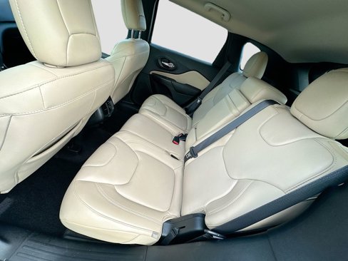 Used 2017 Jeep Cherokee Limited image 30