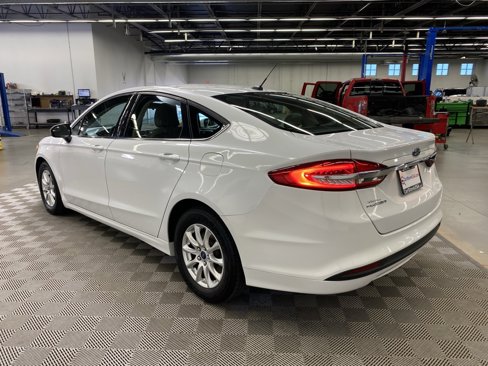 Used 2018 Ford Fusion S image 4