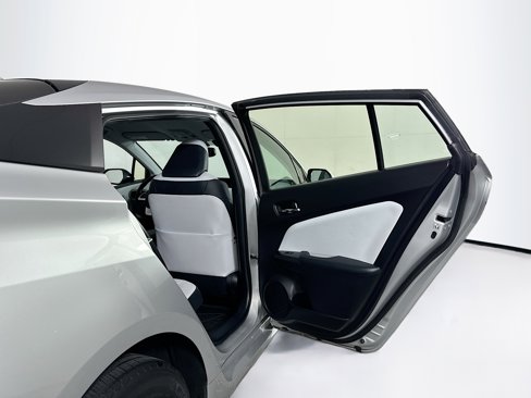 Used 2016 Toyota Prius Four image 29