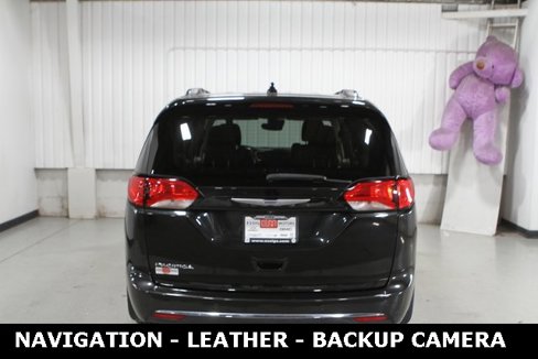 Used 2020 Chrysler Pacifica Touring-L Plus w/ Tire & Wheel Group image 33