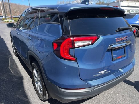 Used 2024 GMC Terrain SLE image 14