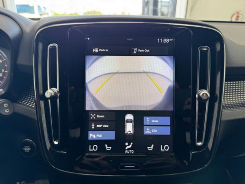 Used 2019 Volvo XC40 T5 R-Design image 26