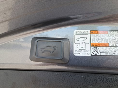 Used 2018 Toyota RAV4 XLE image 7