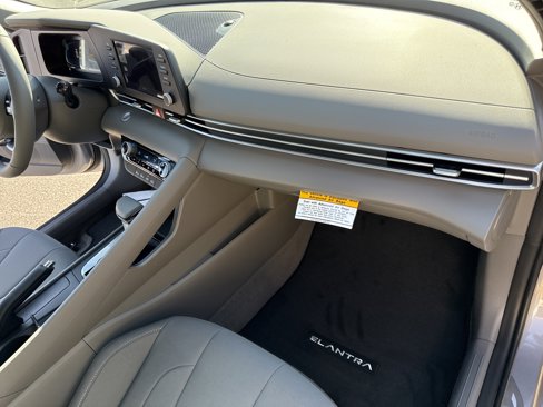 New 2025 Hyundai Elantra Sport image 17