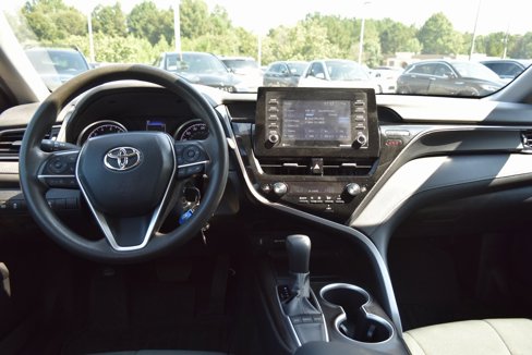 Used 2022 Toyota Camry LE image 17