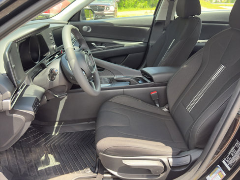Used 2023 Hyundai Elantra SEL w/ Winter Weather Package image 10