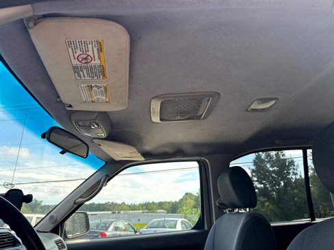 Used 2004 Nissan Xterra XE image 12
