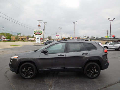 Used 2017 Jeep Cherokee Sport w/ Cold Weather Group image 11