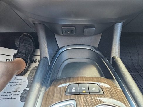 Used 2018 Chevrolet Malibu Premier image 25